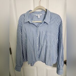 NWT Blue Striped Cropped Button Down